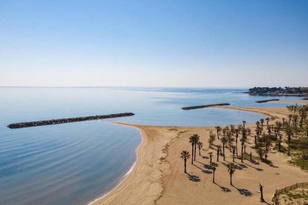 F2/4 Pers Plage-Commerces A Pieds-Parking Prive Saint Aygulf Extérieur photo